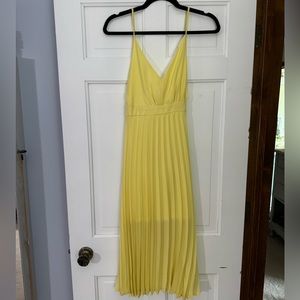 Yellow pleated Jessica Simpson midi dress